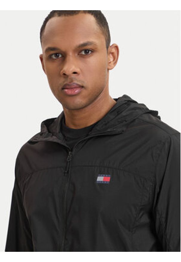 Tommy Jeans Kurtka przejściowa DM0DM23112 Czarny Regular Fit. Kolor: czarny. Materiał: syntetyk