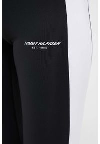 TOMMY HILFIGER - Tommy Hilfiger legginsy damskie kolor czarny wzorzyste. Kolor: czarny. Materiał: poliester, skóra, dzianina, materiał. Sport: fitness #2