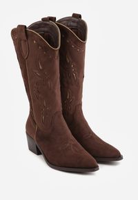 Born2be - Brązowe Botki Kowbojki na Stożku z Imitacji Zamszu z Ażurowymi Wstawkami Crela. Okazja: na co dzień, na randkę. Kolor: brązowy. Materiał: zamsz. Wzór: ażurowy. Obcas: na stożku. Styl: casual, elegancki, boho, klasyczny. Wysokość obcasa: niski #8