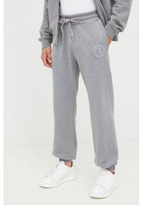 Trussardi Jeans - Trussardi spodnie bawełniane męskie kolor szary gładkie. Kolor: szary. Materiał: bawełna. Wzór: gładki #1