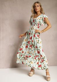 Renee - Jasnozielona Wiskozowa Sukienka w Kwiatowy Print Rozkloszowana Maxi Veradisia. Okazja: na plażę, na spacer. Kolor: zielony. Materiał: wiskoza. Wzór: kwiaty, nadruk. Sezon: lato. Długość: maxi