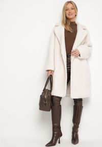 Born2be - Biały Dwurzędowy Płaszcz Teddy o Fasonie Oversize Anerre. Typ kołnierza: golf. Kolor: biały. Materiał: dzianina, jeans, wełna. Styl: elegancki #4
