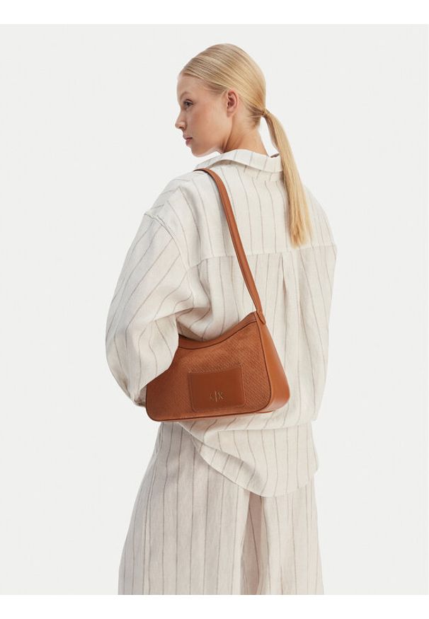 Armani Exchange Torebka XW001213 AF22645 U6119 Brązowy. Kolor: brązowy. Materiał: skórzane