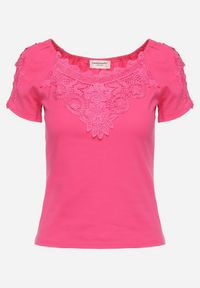 Born2be - Ciemnoróżowy Bawełniany T-shirt z Koronką i Wycięciami na Rękawach Imilalca. Kolor: różowy. Materiał: koronka, bawełna. Wzór: koronka. Sezon: lato