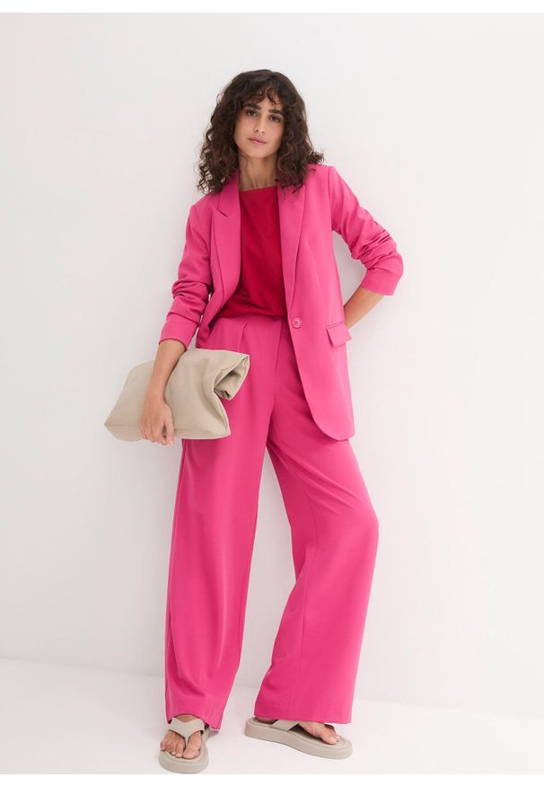 bonprix - T-shirt z dekoltem w łódkę. Kolor: czerwony. Materiał: bawełna. Długość rękawa: krótki rękaw. Długość: krótkie. Wzór: gładki. Styl: sportowy