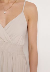 Born2be - Jasnobeżowa Sukienka Cadole. Kolor: beżowy. Materiał: bawełna. Długość rękawa: na ramiączkach. Typ sukienki: kopertowe. Styl: wakacyjny. Długość: maxi #2