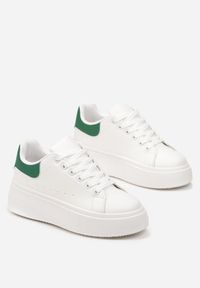 Born2be - Biało-Zielone Sneakersy na Platformie Spoola. Okazja: na co dzień. Kolor: zielony. Obcas: na platformie #3