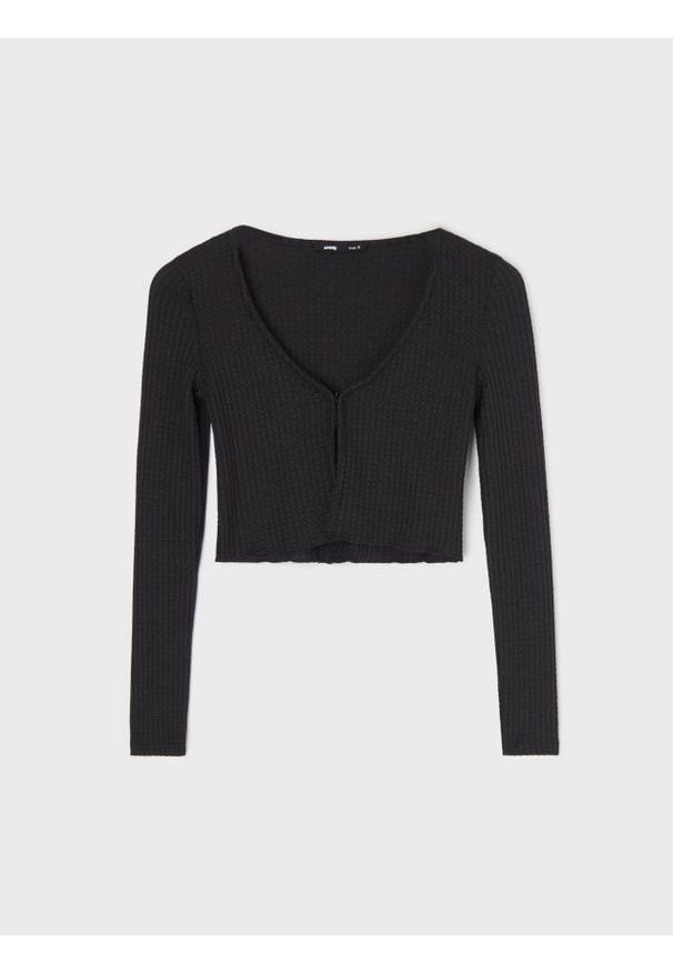 Sinsay - Prążkowana bluzka z długim rękawem typu crop z dekoltem V i zapięciem - czarny. Kolor: czarny. Materiał: prążkowany. Długość rękawa: długi rękaw. Długość: długie
