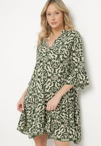 Born2be - Zielona Sukienka Rozkloszowana z Bawełny w Etniczny Wzór Zalista. Okazja: na co dzień. Kolor: zielony. Materiał: bawełna. Typ sukienki: rozkloszowane. Styl: boho, casual #1