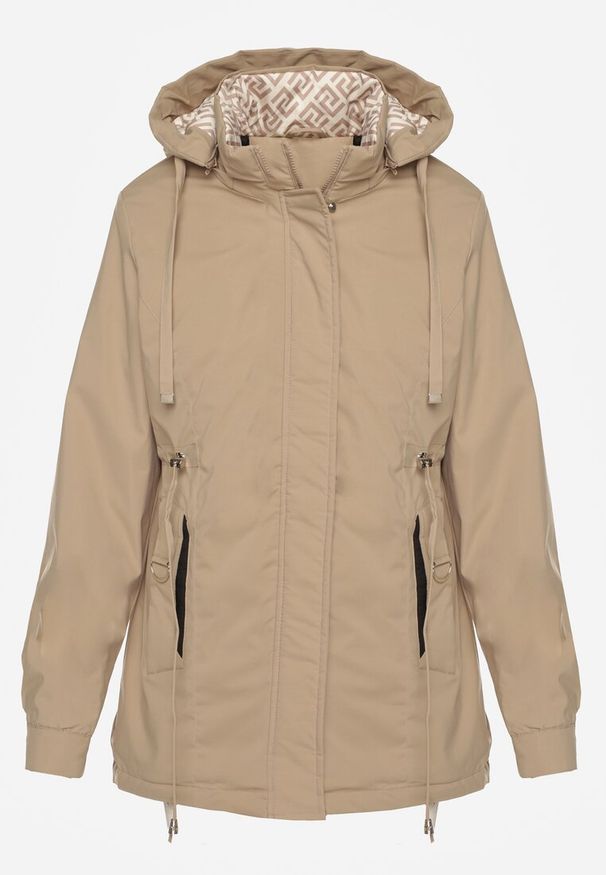 Renee - Ciemnobeżowa Kurtka Parka z Kapturem w Oryginalny Wzór Wewnątrz Tiosara. Okazja: na spacer, na co dzień. Typ kołnierza: kaptur. Kolor: beżowy. Materiał: jeans. Wzór: aplikacja. Styl: casual
