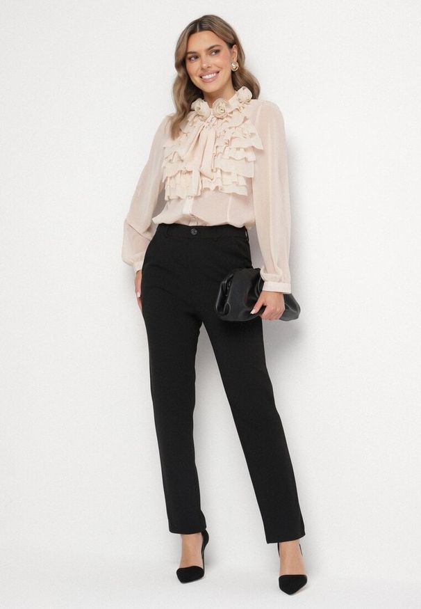 Born2be - Czarne Spodnie Garniturowe z Wiskozą z Wysokim Stanem i Kieszeniami Senolira. Okazja: na co dzień, na spotkanie biznesowe. Stan: podwyższony. Kolor: czarny. Materiał: wiskoza. Styl: casual, biznesowy