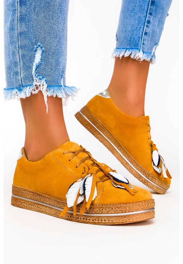 Maciejka - Musztardowe półbuty maciejka espadryle sznurowane polska skóra 04550-18/00-5. Kolor: żółty. Materiał: skóra