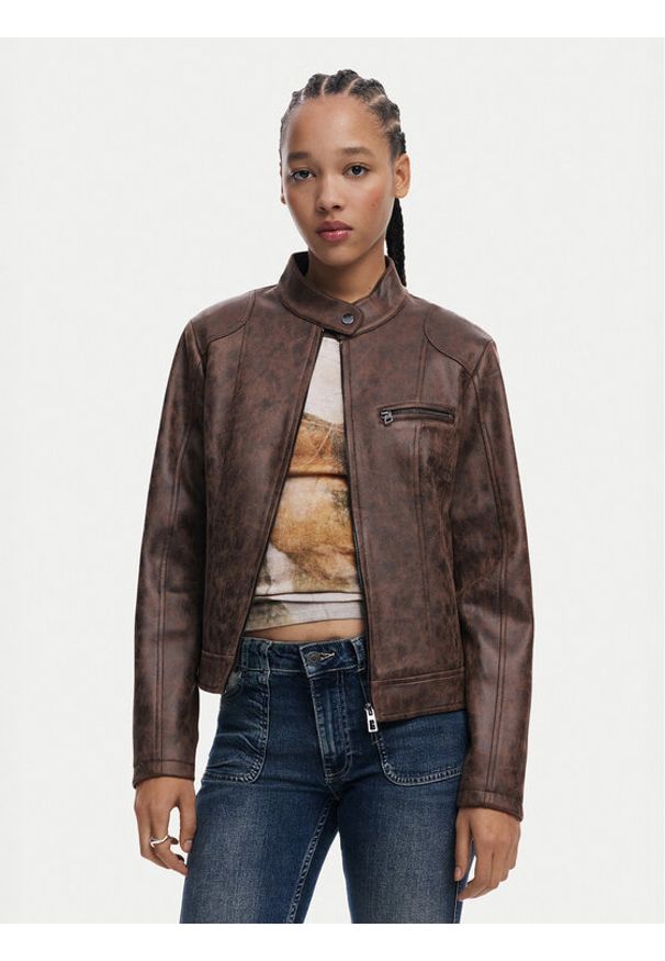 Desigual Kurtka skórzana 25SWEW46 Brązowy Regular Fit. Kolor: brązowy. Materiał: syntetyk
