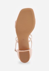 Renee - Różowe Sandały na Słupkowym Obcasie z Cienkim Paskiem ze Sprzączką Ferrisa. Okazja: na spacer, na imprezę, na randkę, na wesele, na spotkanie biznesowe, na ślub cywilny. Zapięcie: pasek. Kolor: różowy. Sezon: wiosna. Obcas: na obcasie. Styl: elegancki, biznesowy, klasyczny. Wysokość obcasa: średni #3