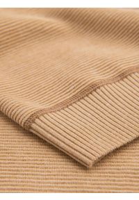 Ombre Clothing - Męski bawełniany sweter z naszywką i raglanowymi rękawami – brązowy V4 OM-SWSW-0121 - XXL. Okazja: na co dzień. Kolor: brązowy. Materiał: bawełna. Długość rękawa: raglanowy rękaw. Wzór: aplikacja. Styl: casual