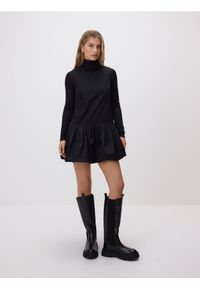 Reserved - Sukienka bombka - czarny. Kolor: czarny. Materiał: tkanina. Typ sukienki: bombki #1