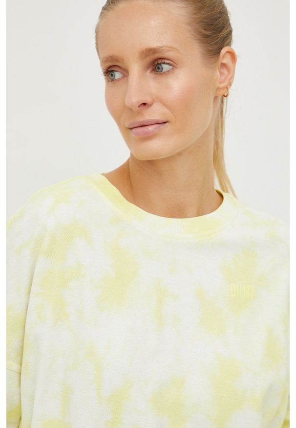 DKNY - Dkny bluza bawełniana damska kolor żółty wzorzysta. Kolor: żółty. Materiał: bawełna