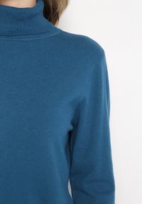 Born2be - Granatowy Sweter z Golfem o Klasycznym Kroju Delikora. Typ kołnierza: golf. Kolor: niebieski. Sezon: jesień, zima. Styl: klasyczny #5