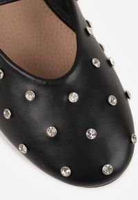 Born2be - Czarne Balerinki Vices z Ćwiekami Paskiem z Klamerką i Skórzaną Wkładką Riletra. Okazja: na co dzień, na randkę. Zapięcie: pasek. Kolor: czarny. Materiał: skóra. Wzór: grochy. Styl: casual, klasyczny, elegancki #7