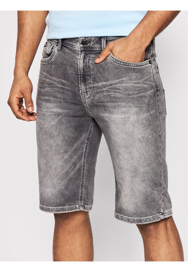 Pepe Jeans Szorty jeansowe GYMDIGO Jack PM800918 Szary Regular Fit. Kolor: szary. Materiał: bawełna