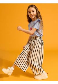 Sinsay - Spodnie wide leg w paski - biały. Kolor: biały. Wzór: paski #1