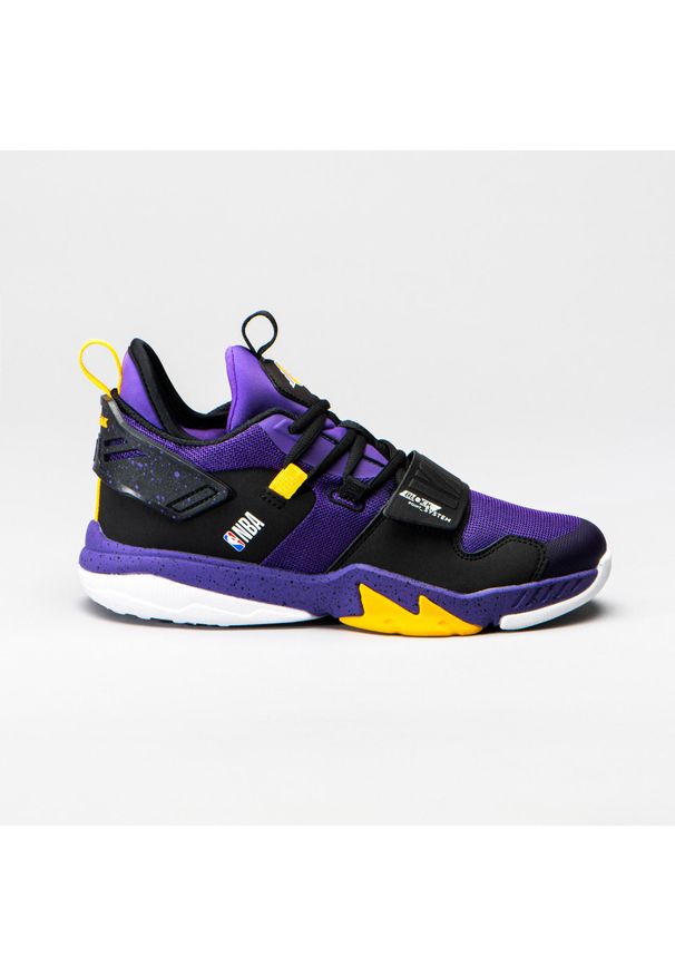 TARMAK - Buty Do Koszykówki Ss500 Nba Los Angeles Lakers Dla Chłopców I Dziewczynek. Kolor: fioletowy. Materiał: kauczuk. Sport: koszykówka