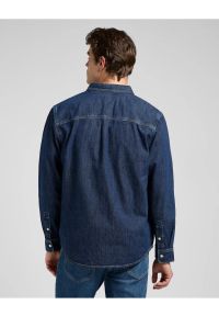 Lee - MESKA KOSZULA JEANSOWA LEE NO POCKET BUTTON DOWN BLUE RIDGE 112370477. Typ kołnierza: button down. Materiał: jeans #5