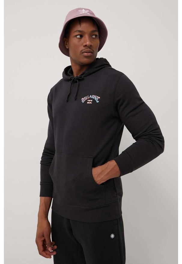 Billabong bluza męska kolor szary z kapturem z nadrukiem. Typ kołnierza: kaptur. Kolor: szary. Wzór: nadruk
