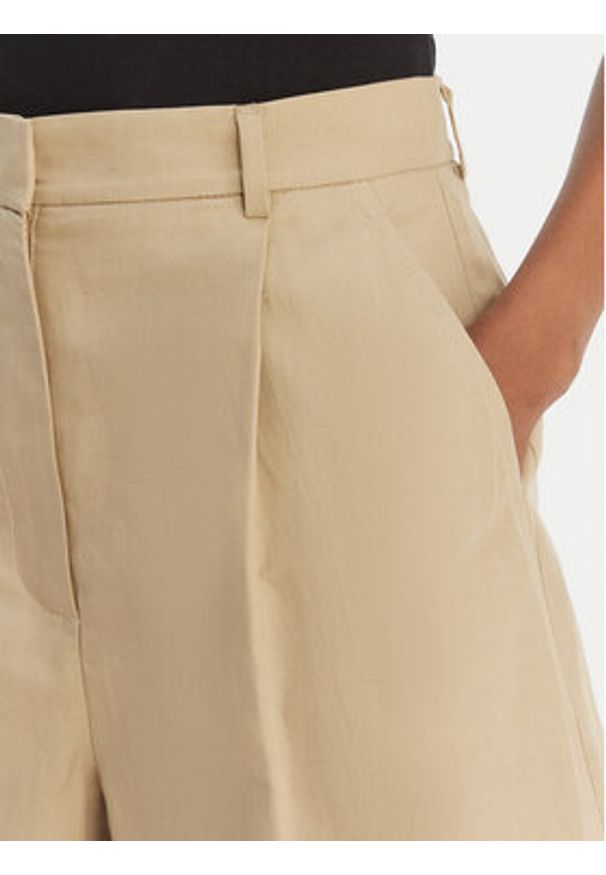 Weekend Max Mara Bermudy Ecuba 2615141022 Beżowy Loose Fit. Kolor: beżowy. Materiał: bawełna