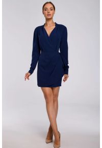 Sukienki.shop - Elegancka kopertowa sukienka mini z drapowaniem granatowa. Kolor: niebieski. Typ sukienki: kopertowe. Styl: elegancki. Długość: mini #1