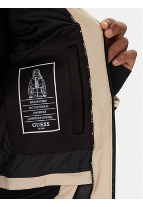 Guess Kurtka narciarska M5BL0N WF182 Beżowy Regular Fit. Kolor: beżowy. Materiał: syntetyk. Sport: narciarstwo