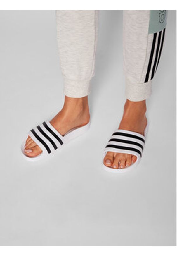 Adidas - adidas Klapki adilette Aqua F35539 Biały. Kolor: biały
