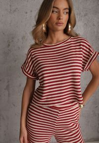 Renee - Beżowo-Czerwony Komplet z Dzianiny w Paski z Bawełną Bluzka z Krótkim Rękawem i Spodnie Akiseithe. Kolor: beżowy. Materiał: bawełna, dzianina. Wzór: paski #6