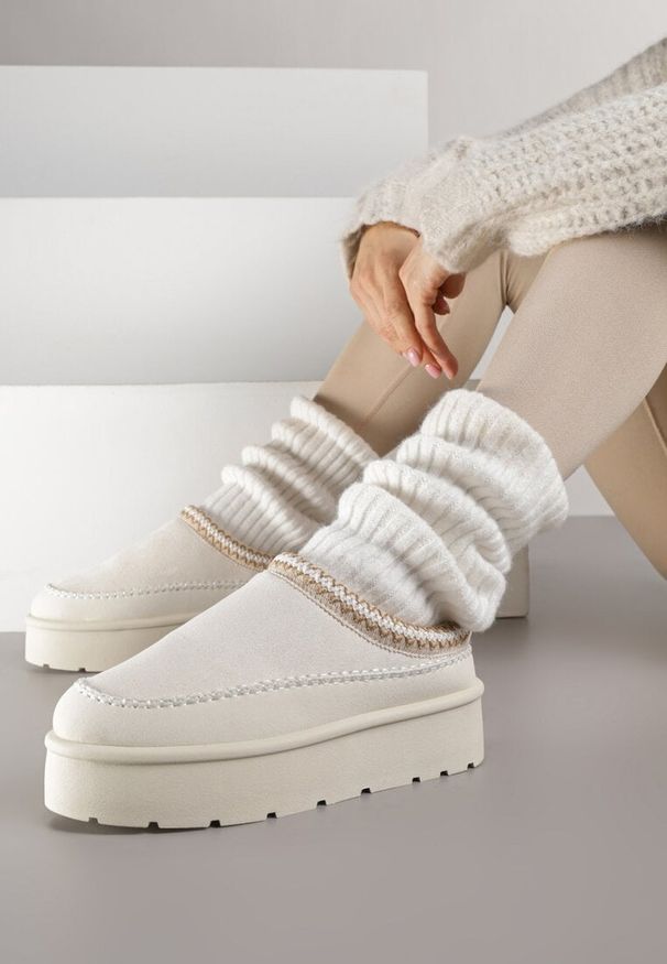 Born2be - Beżowe Śniegowce Ocieplone na Platformie z Ozdobnym Wyszywaniem Reitenna. Okazja: na co dzień. Kolor: beżowy. Materiał: jeans. Obcas: na platformie. Styl: elegancki, casual, klasyczny