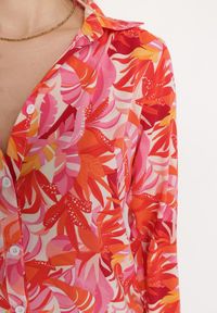 Born2be - Różowa Klasyczna Koszula we Florystyczny Wzór z Guzikami Cairissa. Kolor: różowy. Sezon: lato. Styl: klasyczny