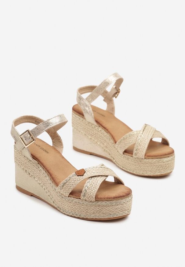 Renee - Złote Sandały ze Wstawkami z Plecionki na Koturnie Neroliana. Okazja: na co dzień. Kolor: złoty. Materiał: len. Sezon: lato. Obcas: na koturnie. Styl: elegancki, casual