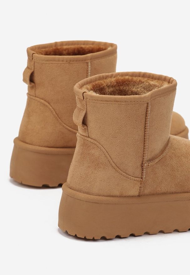 Born2be - Brązowe Śniegowce na Platformie z Przeszyciami i Futerkiem Vento. Okazja: na spacer. Kolor: brązowy. Materiał: futro. Sezon: zima. Obcas: na platformie
