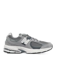 Buty do chodzenia damskie New Balance GC2002ST. Zapięcie: sznurówki. Kolor: wielokolorowy. Materiał: materiał, skóra. Szerokość cholewki: normalna. Sport: turystyka piesza