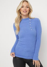 Born2be - Niebieski Wełniany Sweter z Dłuższym Włosiem i Ozdobnymi Guzikami Avelio. Kolor: niebieski. Materiał: wełna. Długość: długie