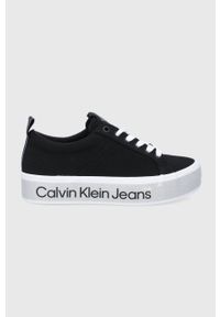 Calvin Klein Jeans tenisówki damskie kolor czarny. Nosek buta: okrągły. Zapięcie: sznurówki. Kolor: czarny. Materiał: materiał. Szerokość cholewki: normalna. Obcas: na platformie