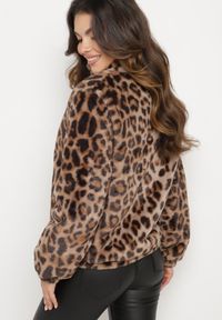 Born2be - Brązowa Futerkowa Kurtka ze Ściągaczami i Stójką w Cętki Viazelle. Okazja: na co dzień. Typ kołnierza: kołnierzyk stójkowy. Kolor: brązowy. Materiał: jeans. Wzór: motyw zwierzęcy. Styl: casual, elegancki #6