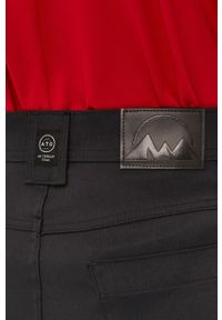 Wrangler spodnie ATG. Kolor: czarny. Materiał: tkanina. Wzór: gładki #5
