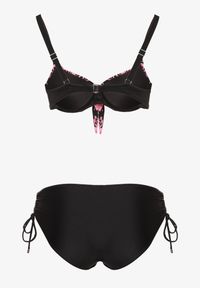 Born2be - Różowe Bikini Biustonosz z Wiązaniem i Majtki Typu Figi Norettia. Kolekcja: plus size. Kolor: różowy. Materiał: jeans