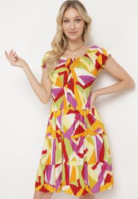 Born2be - Żółto-Fioletowa Rozkloszowana Wiskozowa Sukienka z Ozdobnymi Guzikami i Gumką w Talii Moonweia. Okazja: na co dzień, do pracy, na spacer. Kolor: żółty. Materiał: wiskoza. Typ sukienki: proste. Styl: casual #4
