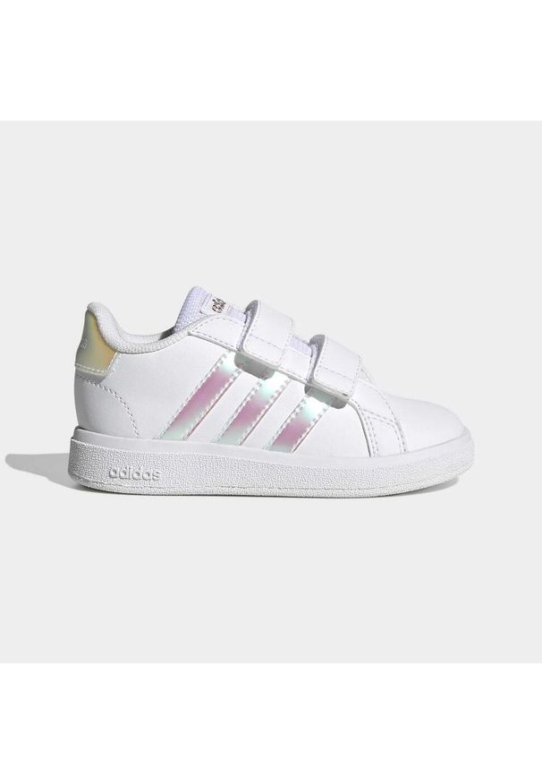 Adidas - Grand Court Lifestyle Court Hook and Loop Shoes. Kolor: biały, wielokolorowy. Materiał: materiał. Wzór: kolorowy. Sport: tenis