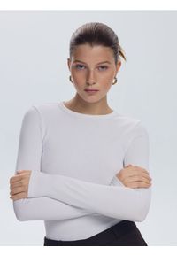 Reserved - Longsleeve z modalem - biały. Kolor: biały. Materiał: dzianina, bawełna. Długość rękawa: długi rękaw #1