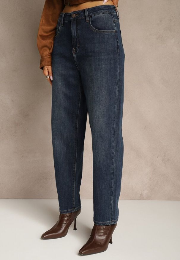 Renee - Granatowe Jeansy Mom Fit High Waist z Wiskozą Erralia. Okazja: na spacer, na co dzień. Stan: podwyższony. Kolor: niebieski. Styl: casual