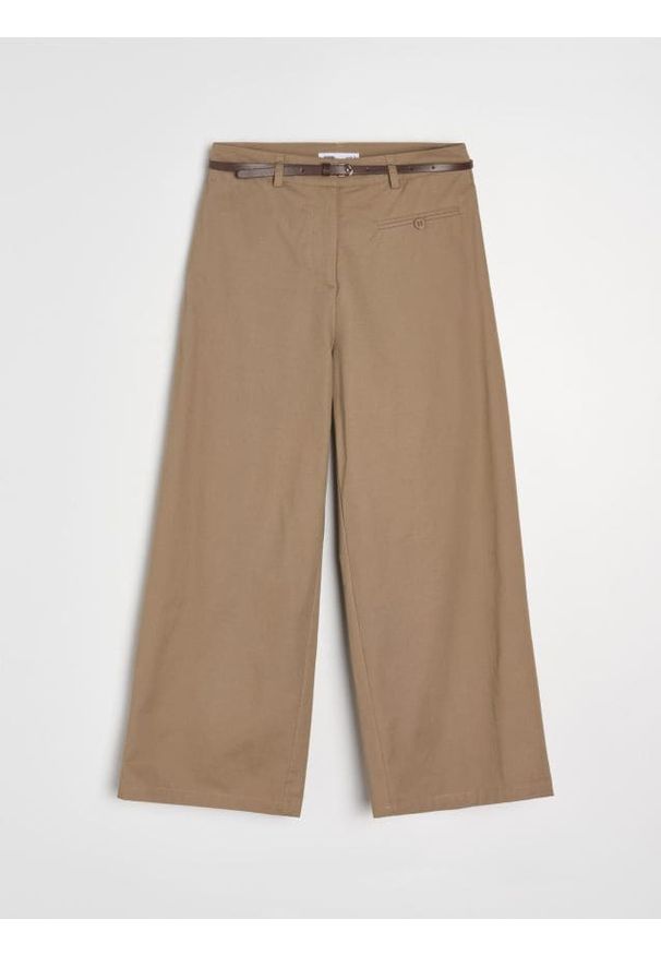 Sinsay - Spodnie wide leg z paskiem - beżowy. Kolor: beżowy