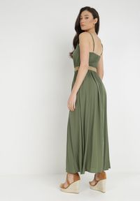 Born2be - Ciemnozielona Sukienka z Paskiem Chrysaleia. Okazja: na co dzień. Kolor: zielony. Długość rękawa: na ramiączkach. Wzór: gładki. Sezon: lato. Typ sukienki: proste. Styl: casual. Długość: maxi #2