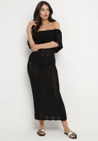 Born2be - Czarna Ażurowa Sukienka o Fasonie Hiszpanki z Wywijanym Dekoltem Filiorra. Okazja: na co dzień. Typ kołnierza: dekolt hiszpanka. Kolor: czarny. Materiał: jeans. Wzór: ażurowy. Styl: casual #1